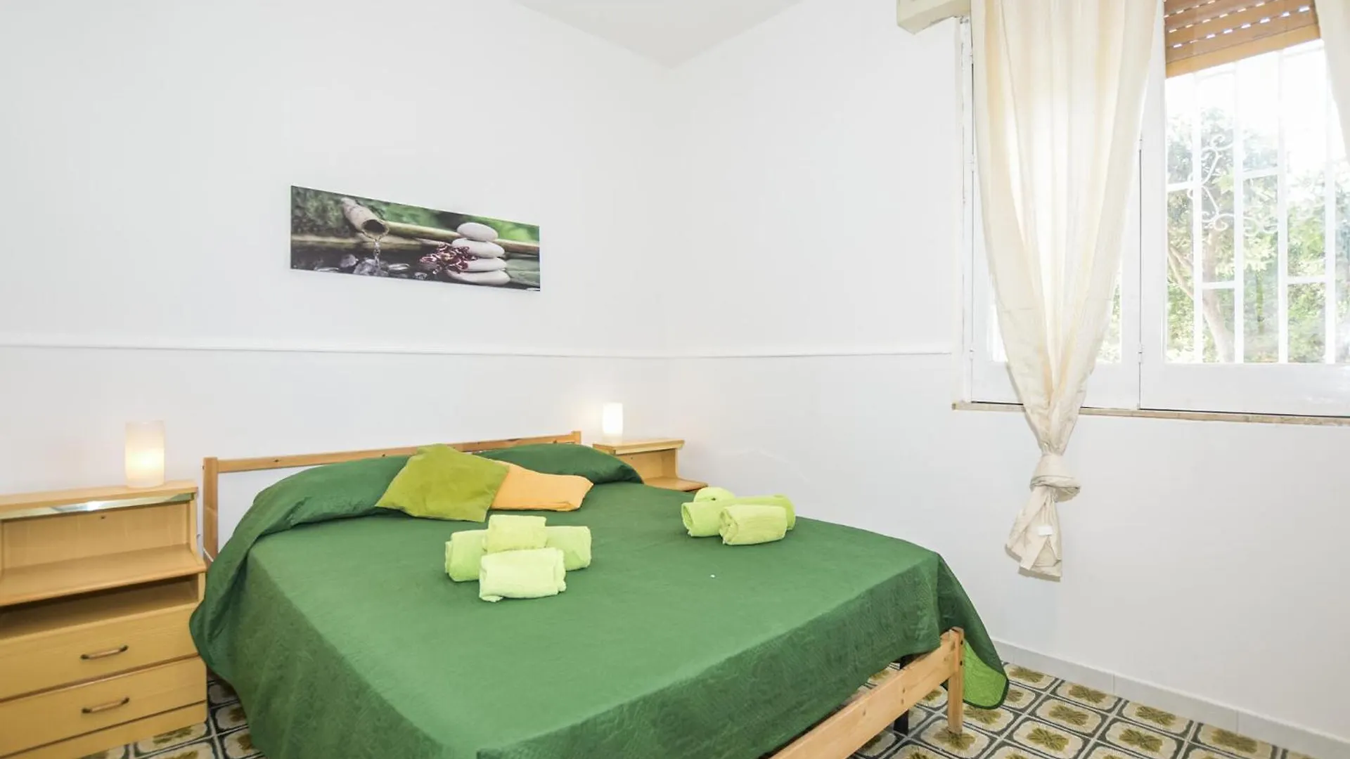 Cozy Home In Marina Di Ragusa With Kitchenette contacts