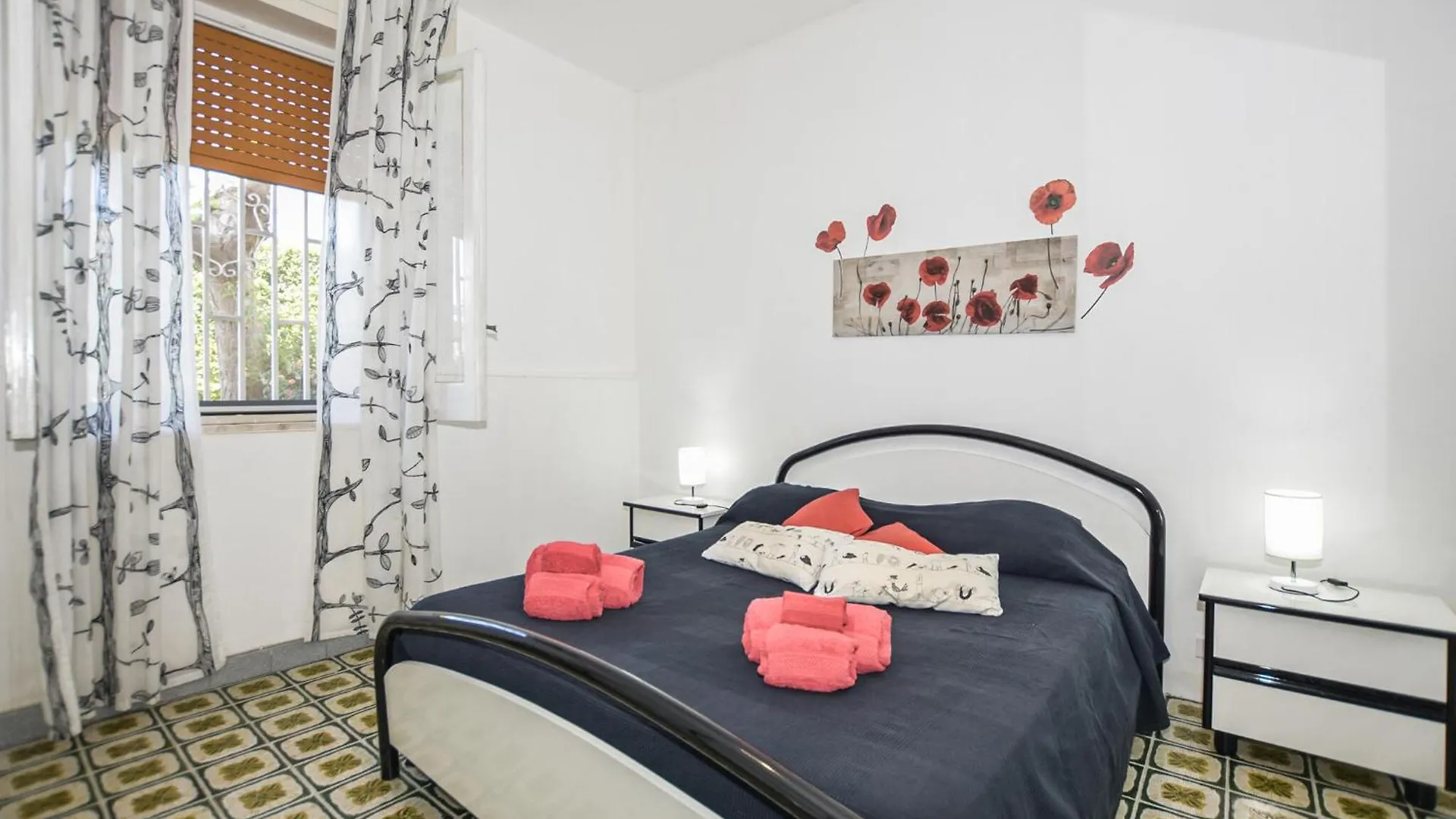 Cozy Home In Marina Di Ragusa With Kitchenette 0*,